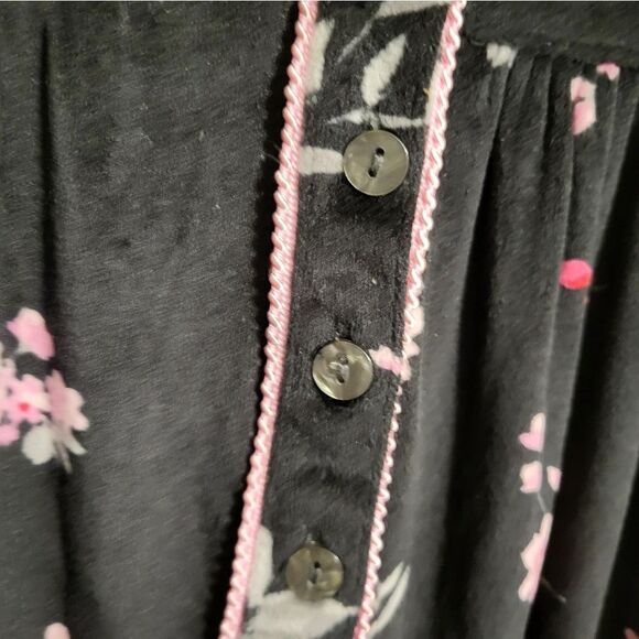 Aria Black Pink Rose Floral Long Sleeve Long Super Soft Nightgown, M - Picture 7 of 11